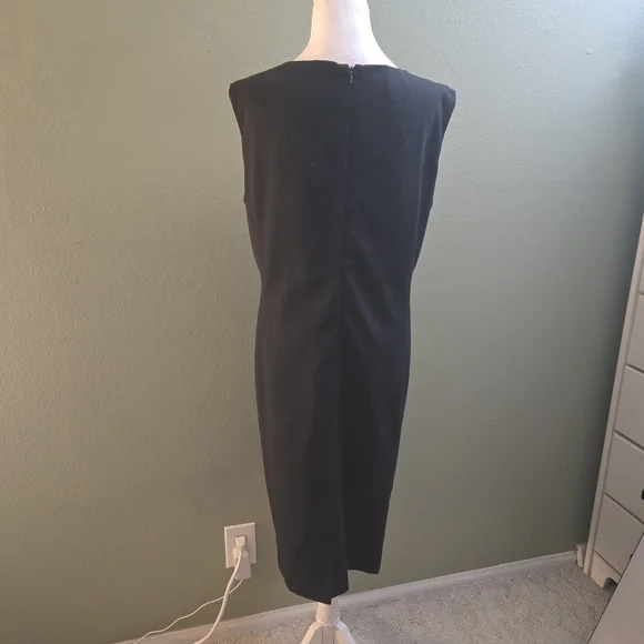 💚 2/$12 or 3/$16 Jones New York Classic Black Midi Dress - Picture 2 of 3